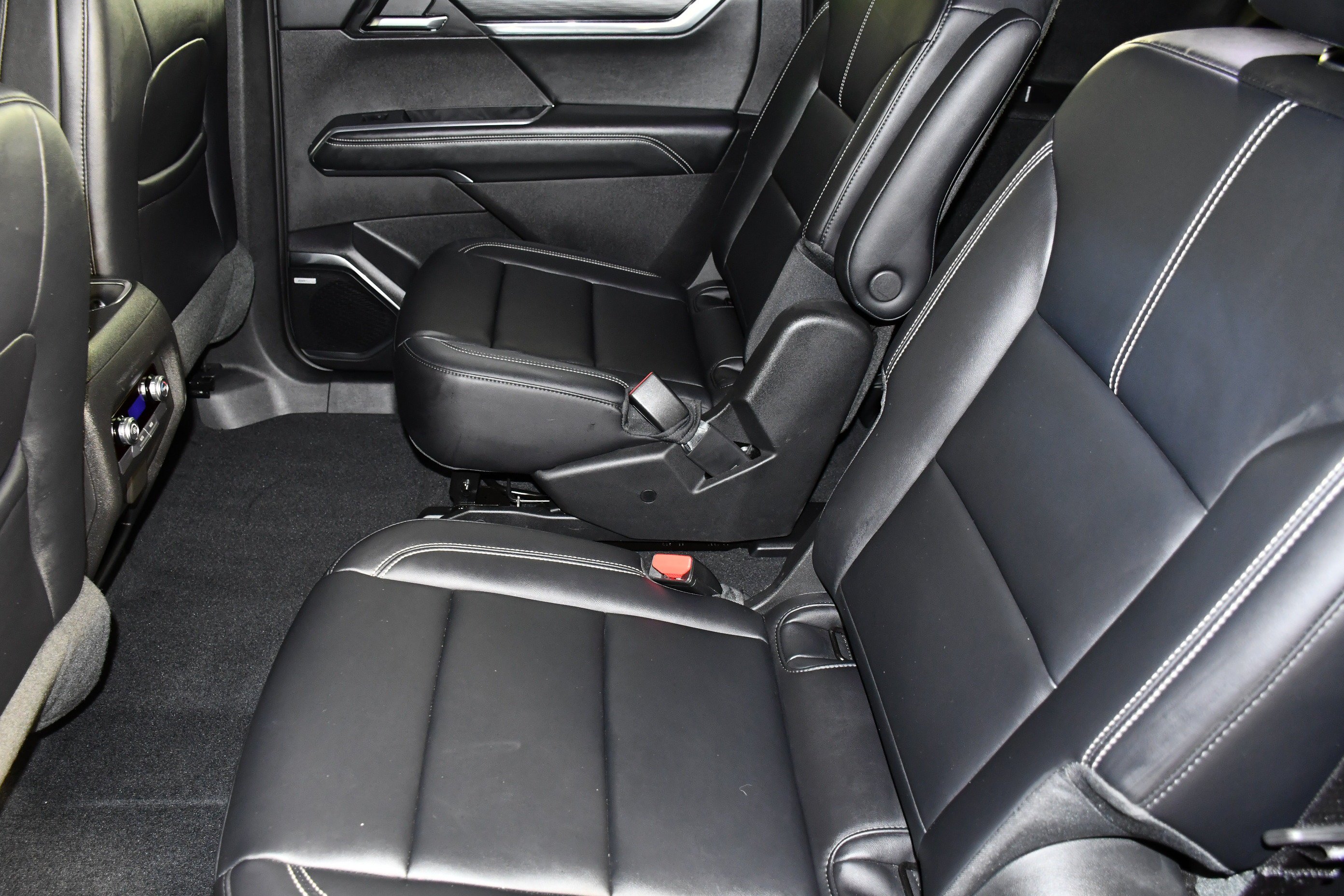 Used 2026 Ebony Twilight Metallic GMC AWD Elevation image 47