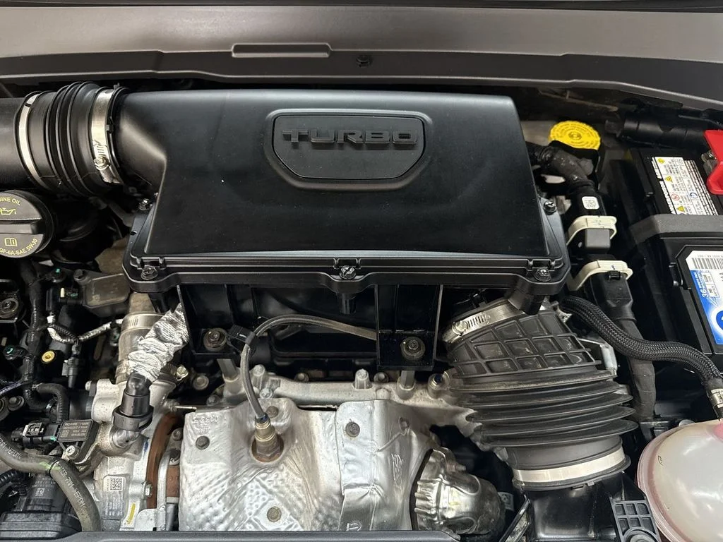 Used 2023 Diamond Black Jeep Limited image 22