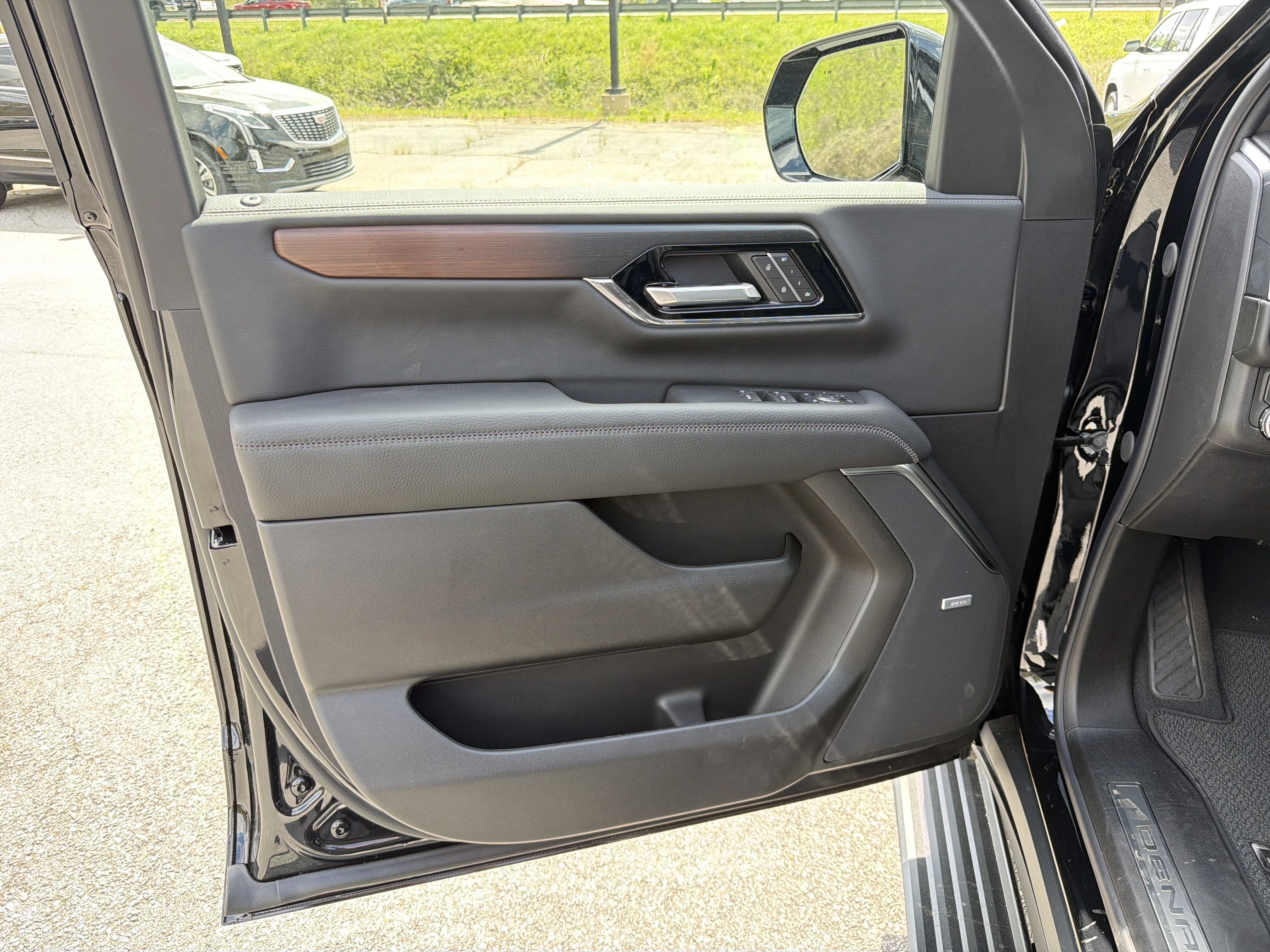 2026 GMC Yukon XL Denali - Photo 40
