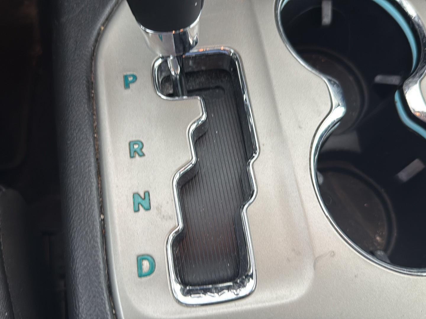 Used 2013 Bright Silver Metallic Jeep Laredo image 11