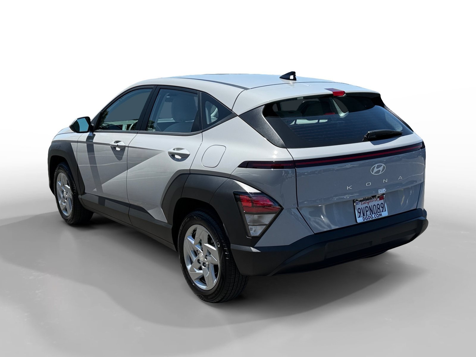 Certified Used 2025 Cyber Gray Metallic Hyundai SE image 3