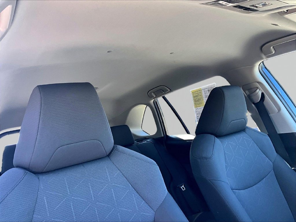 Used 2025  Toyota XLE image 22