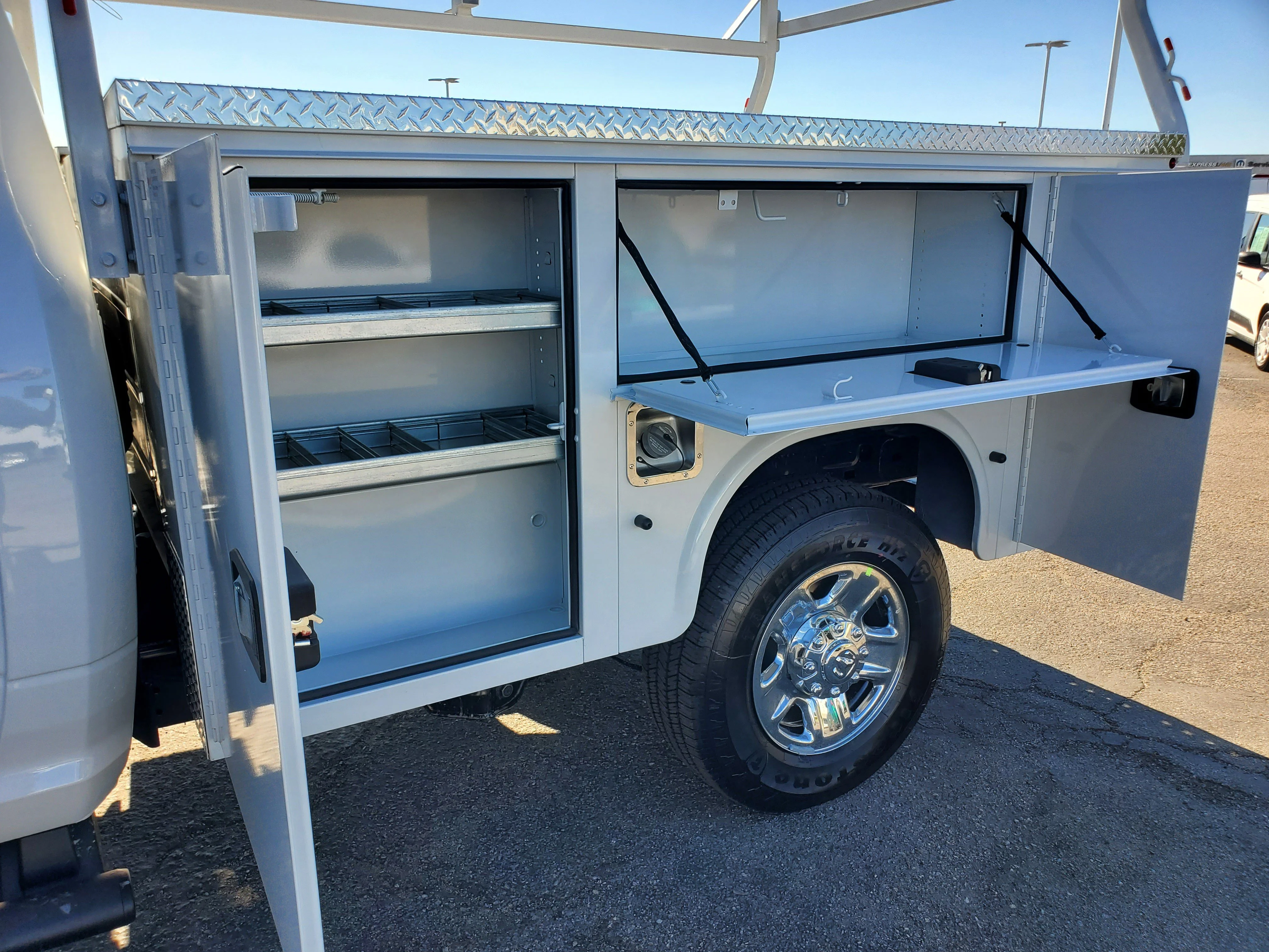 New 2026 Bright White Clear-Coat Exterior Paint RAM Tradesman image 23