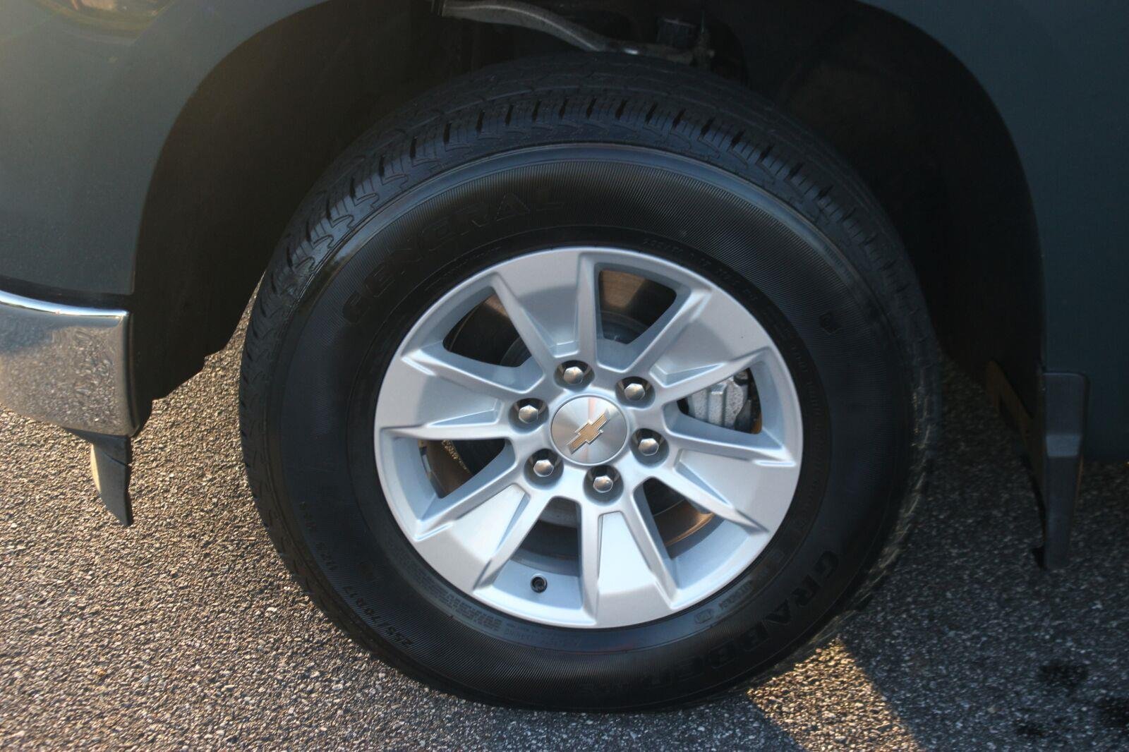 Used 2025 Cypress Gray Chevrolet LT image 40