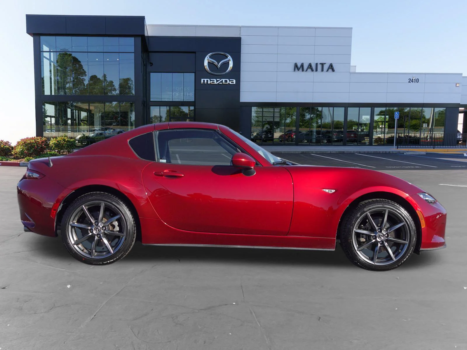 Used 2018 Red Crystal Mazda Grand Touring image 2