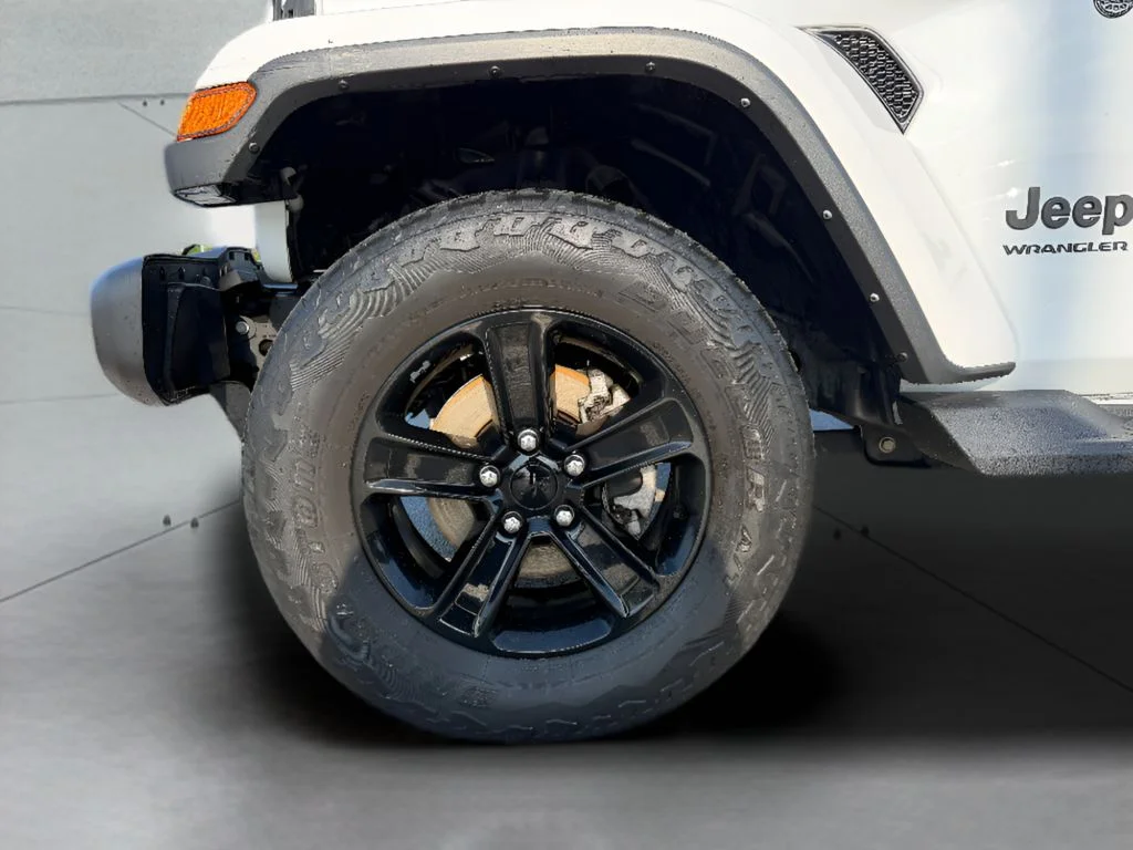 Used 2023 Bright White Jeep Sahara Altitude image 26