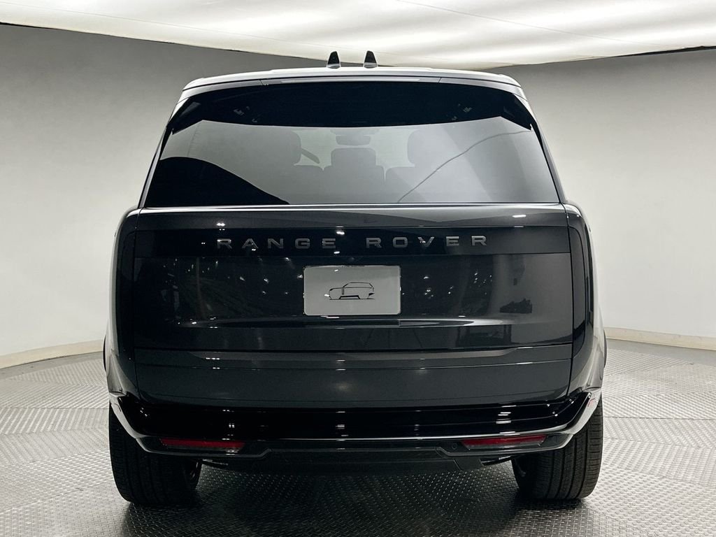 New 2026 Carpathian Gray Premium Metallic Land Rover SE image 12