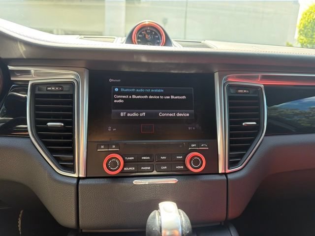 Used 2018  Porsche Base image 7