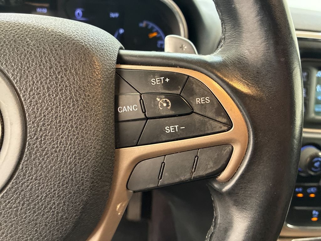 Used 2017 Silver Jeep Laredo image 18