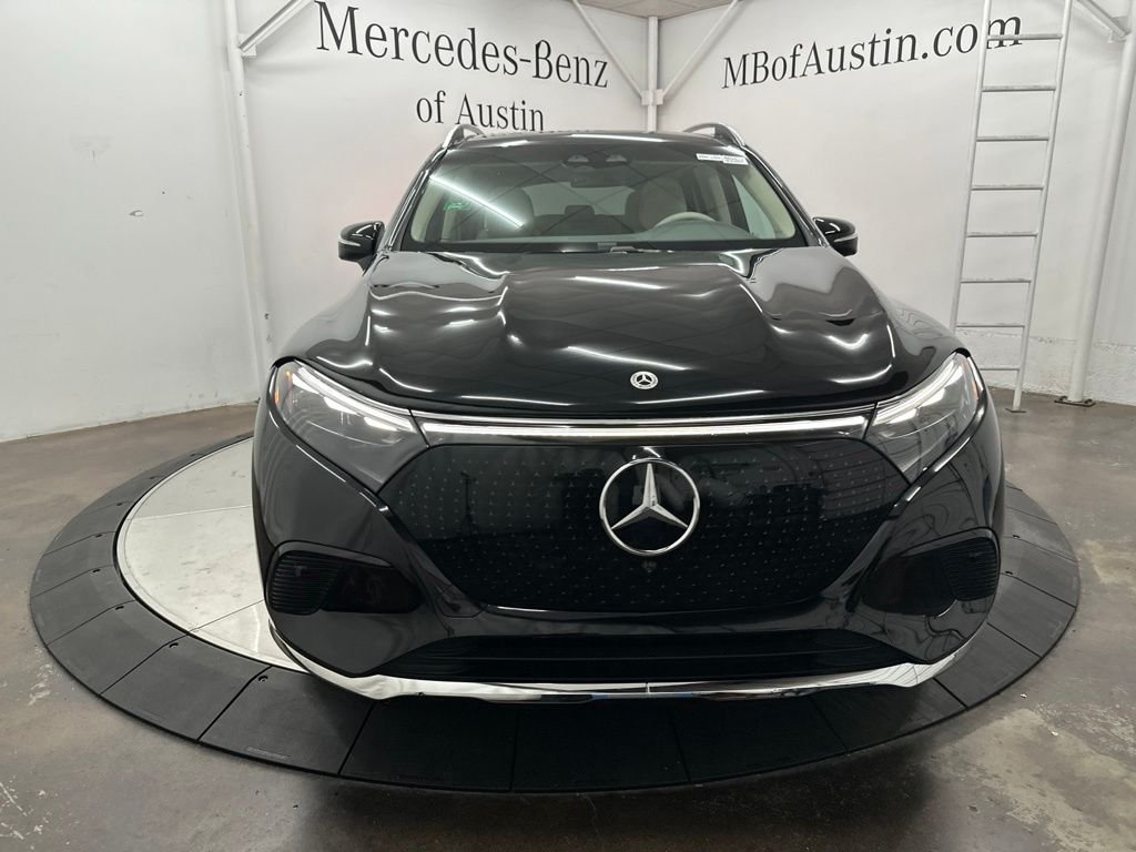 New 2027 Black Mercedes-Benz EQS 400 image 2