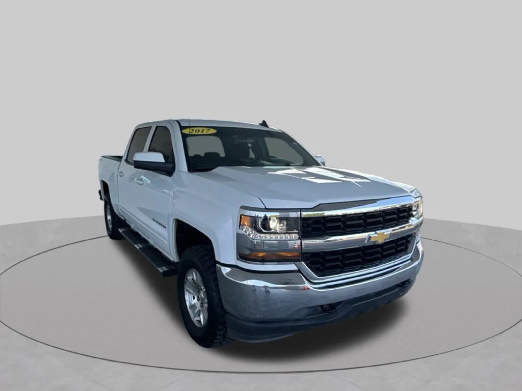 Used 2017 SUMMIT WHITE Chevrolet LT image 15
