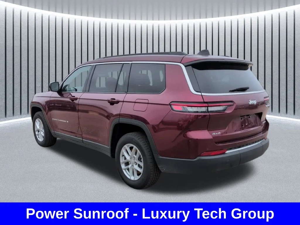Used 2025 Red Jeep Laredo image 7