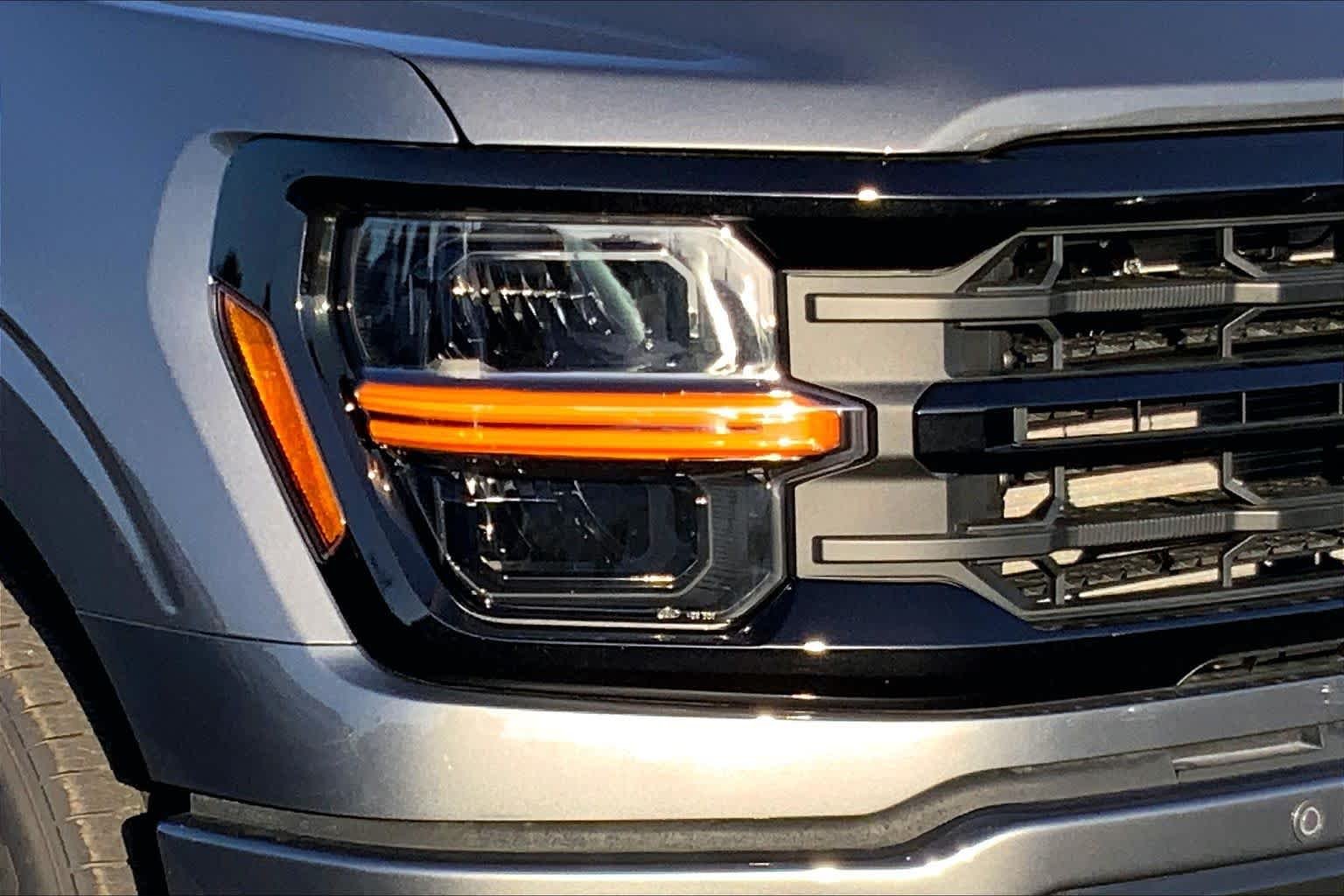 New 2026 Carbonized Gray Metallic Ford XLT image 10