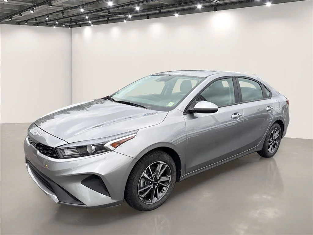 Certified Used 2023 Steel Gray Kia LXS image 4
