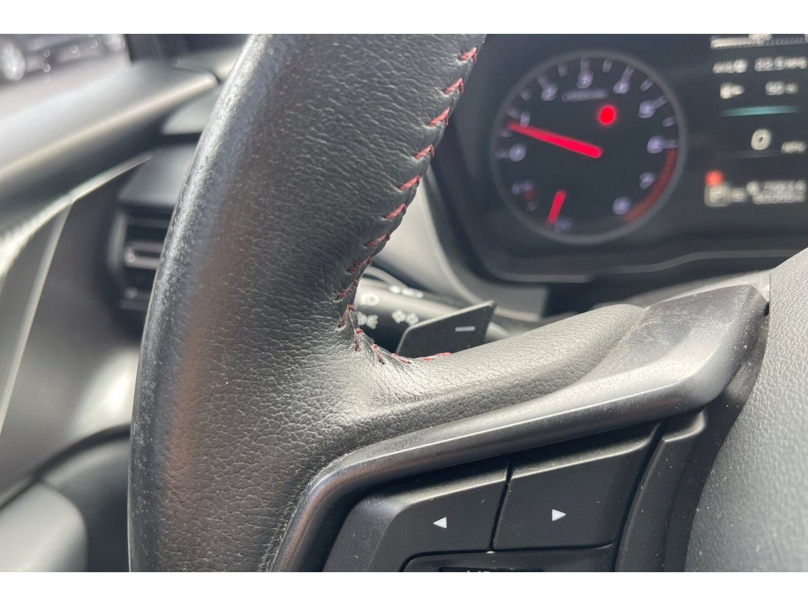 Used 2022 IGNITION RED Subaru Base image 32