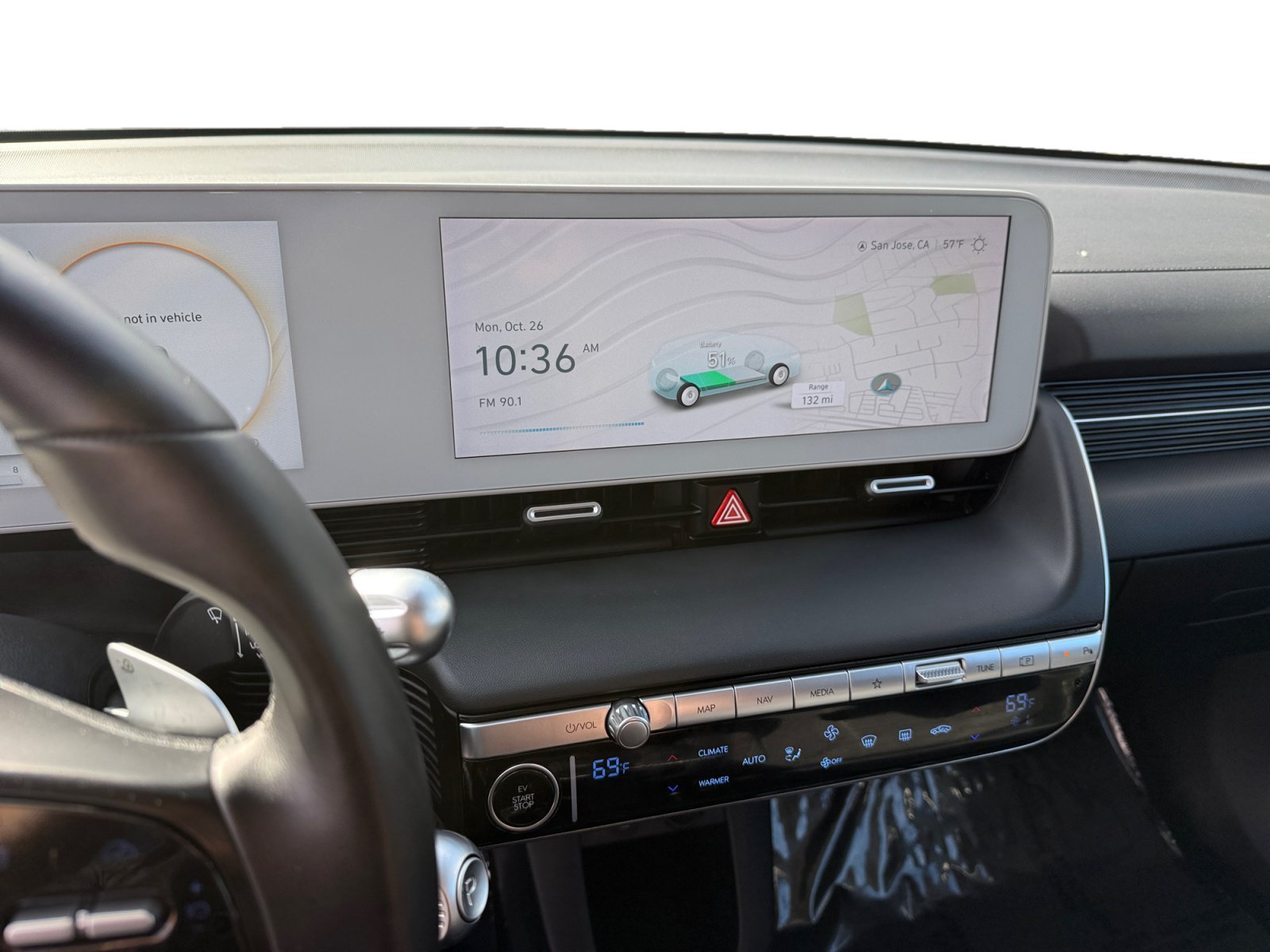 Used 2024 White Hyundai SEL image 12