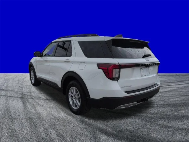 New 2027 Star White Metallic Tri-Coat Ford Active image 6