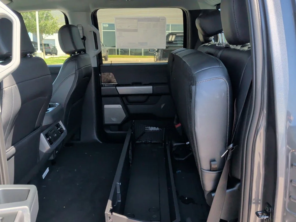 New 2027 Carbonized Gray Metallic Ford F-250® Lariat® image 39