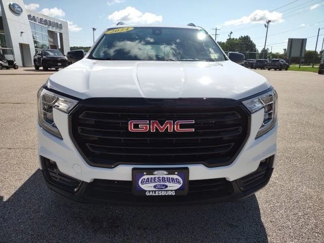 Used 2024 Summit White GMC SLT image 8