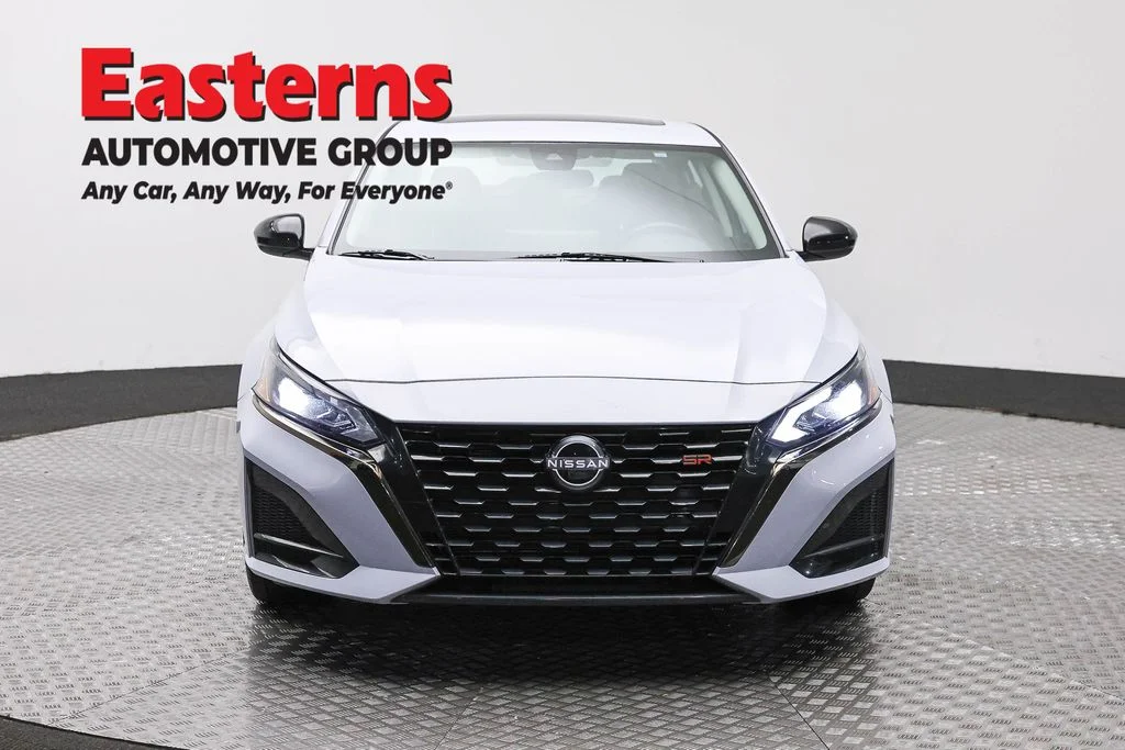 Used 2025 Gray Nissan 2.5 SR image 2
