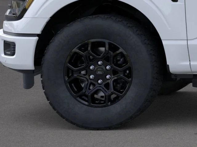 New 2026 Oxford White Ford XLT image 19