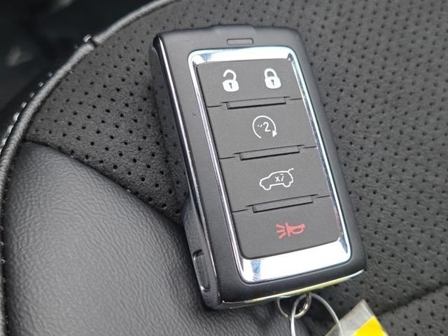 Used 2024 Silver Zynith Jeep Altitude X image 36
