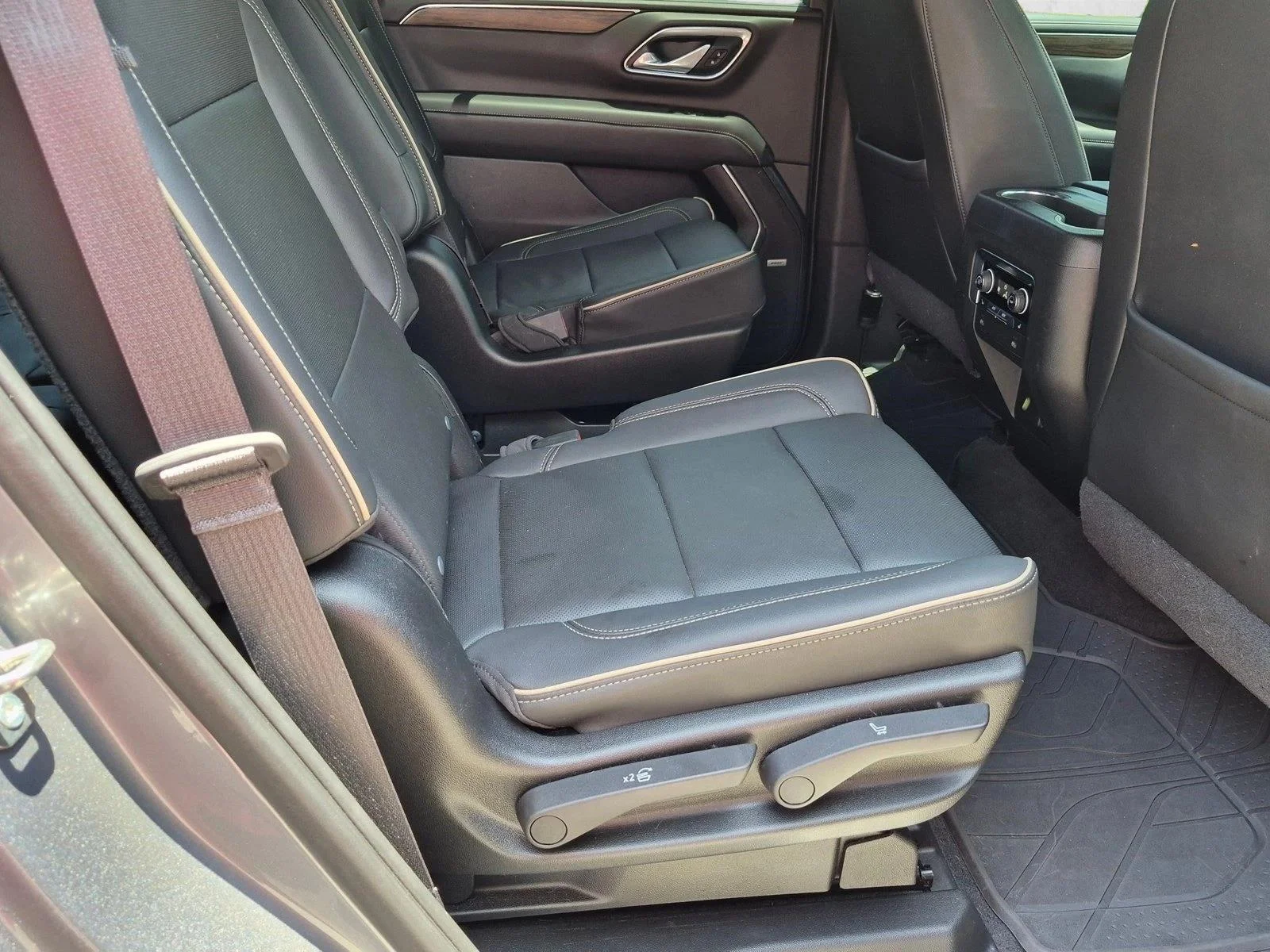 Used 2021 Satin Steel Metallic Chevrolet Premier image 17