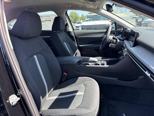 New 2026 Black Hyundai SEL Sport image 15