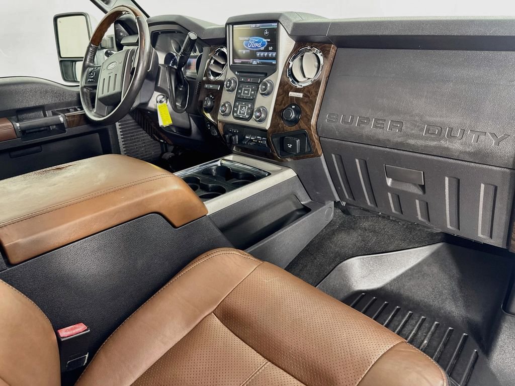 Used 2015 Tuxedo Black Metallic Ford Platinum image 36