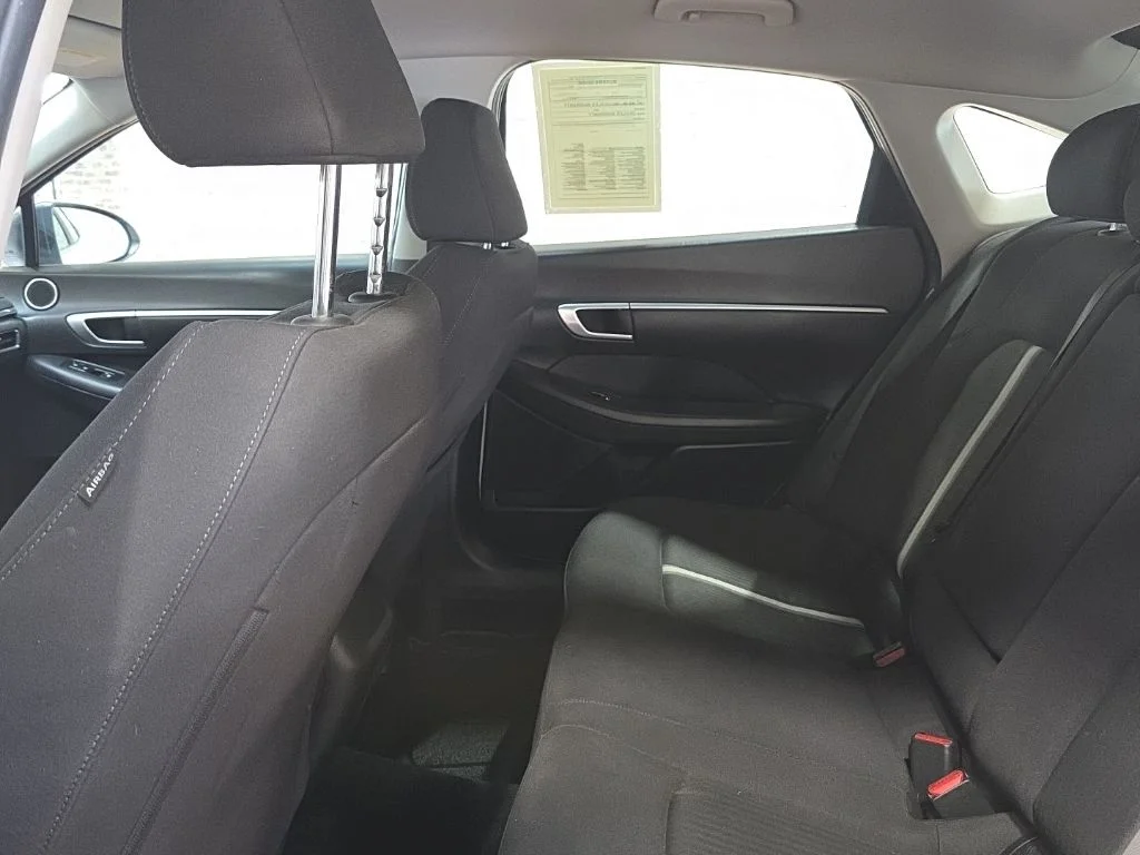 Used 2022 Quartz White Hyundai SEL image 12