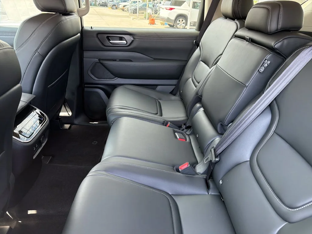 2026 Nissan Armada SV - Photo 28