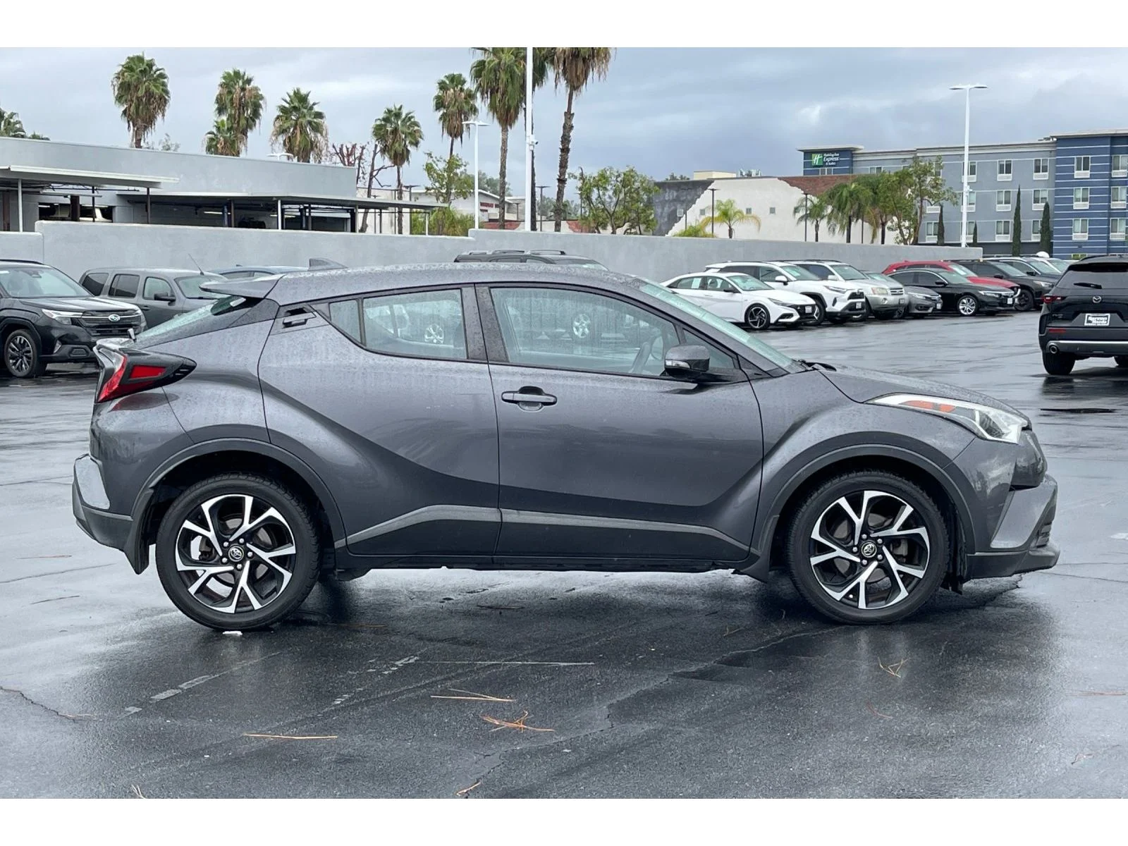 Used 2018 Magnetic Gray Metallic Toyota XLE Premium image 8