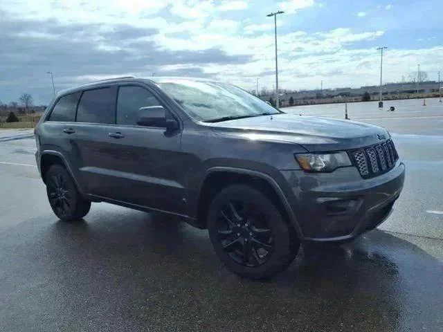 Used 2019 Jeep Grand Cherokee Altitude with VIN 1C4RJFAG0KC563747 for sale in Richmond, MI