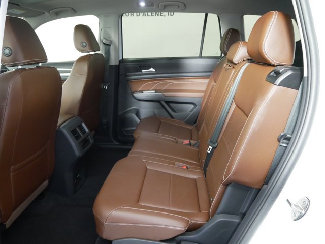 Used 2023 Pure White Volkswagen SE image 13