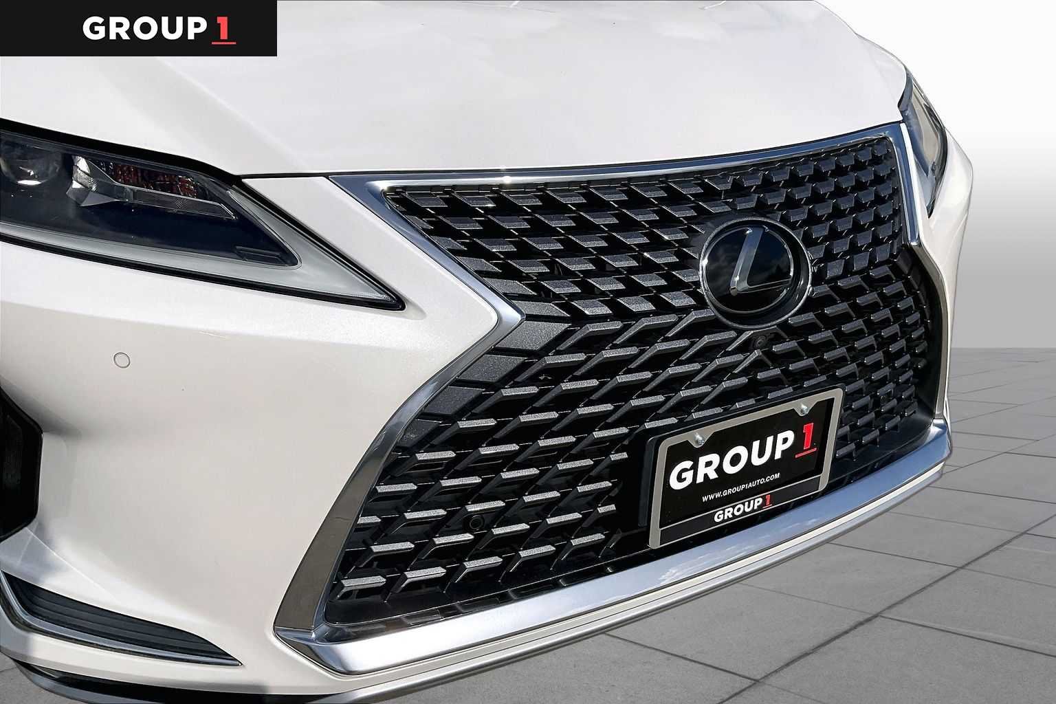 Certified Used 2020 Eminent White Pearl Lexus  image 27