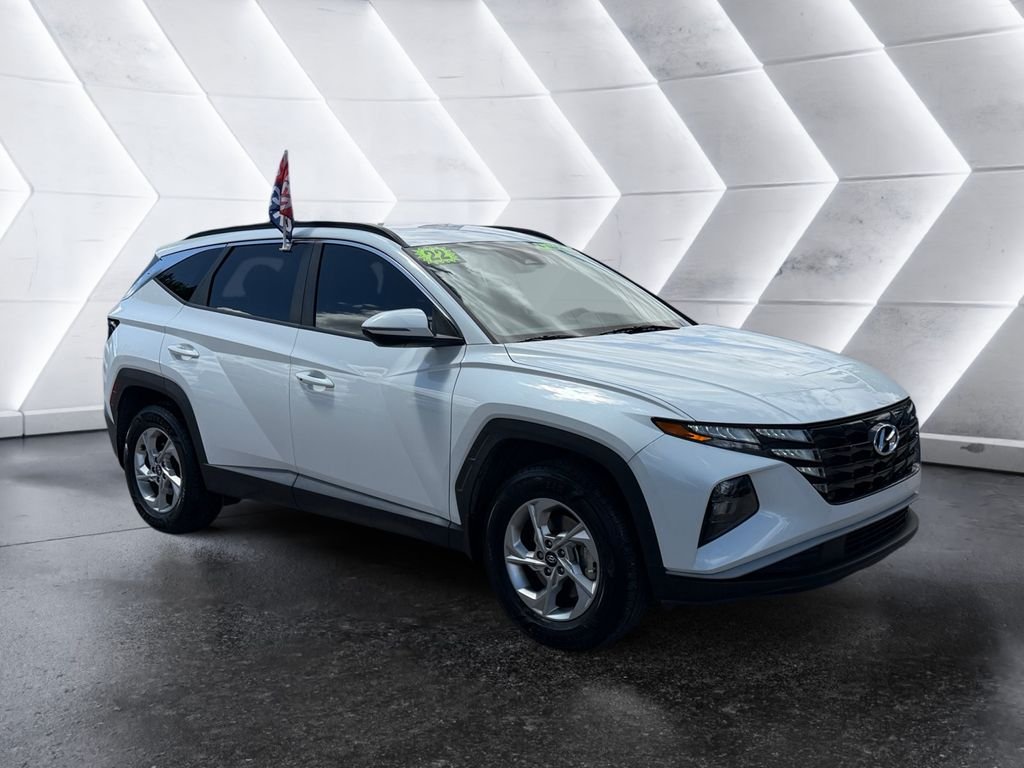 Gray 2022 Hyundai Tucson SEL AWD SUV / Crossover All-Wheel Drive