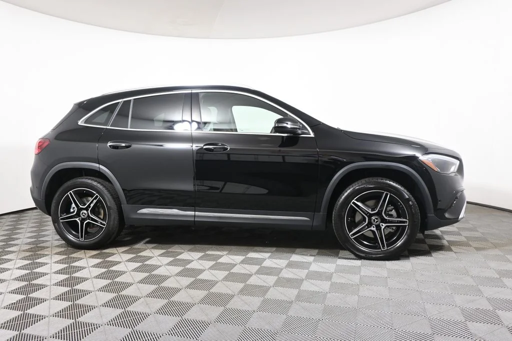 Used 2026 Black Mercedes-Benz GLA 250 image 8