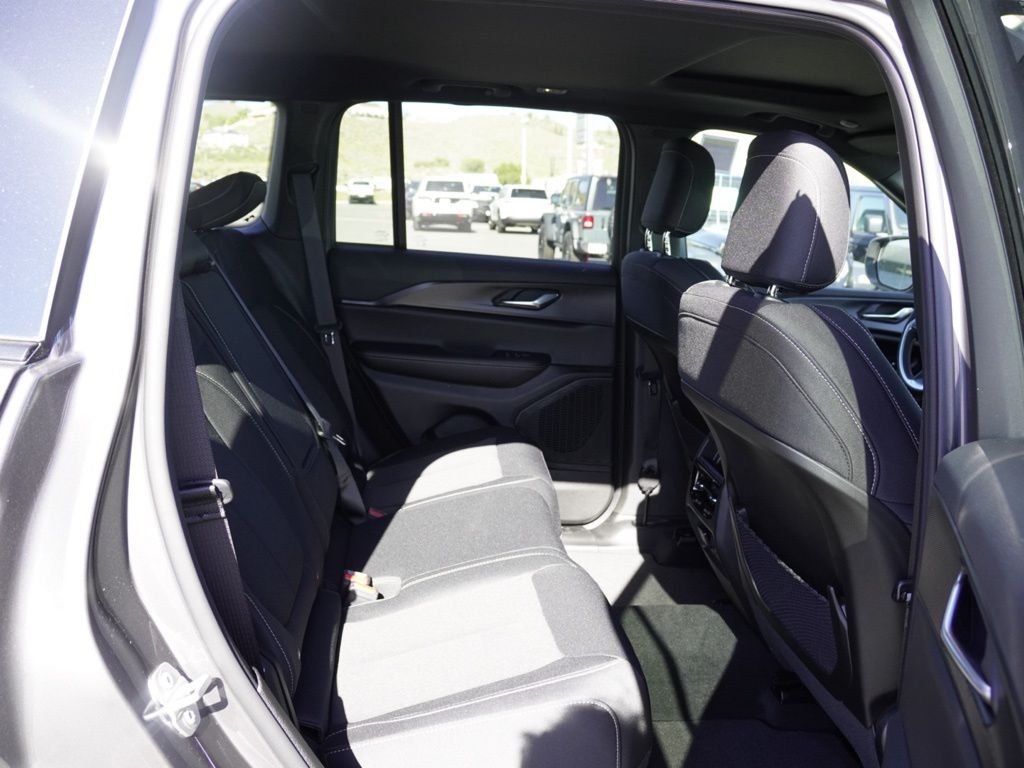 New 2026 Baltic Gray Metallic Clear-Coat Exterior Paint Jeep Laredo X image 24