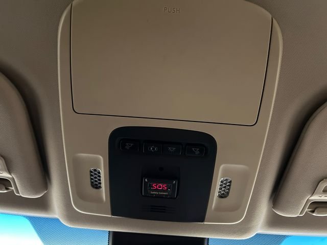 Used 2019 Beige Toyota XLE image 29