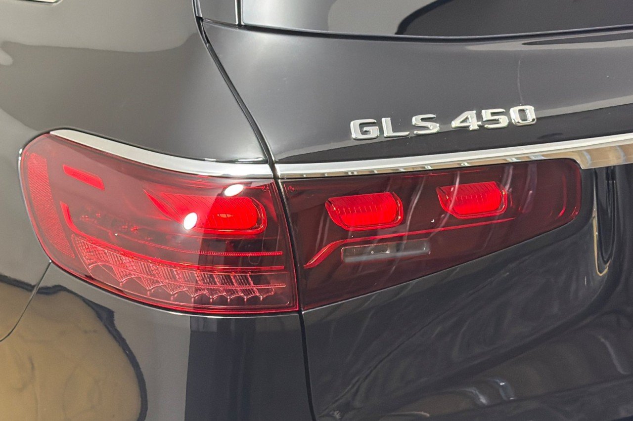 Used 2026 OBSIDIAN BLACK METAL Mercedes-Benz GLS 450 image 28