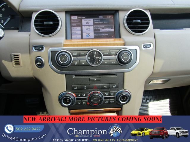Used 2012 White Land Rover V8 image 17