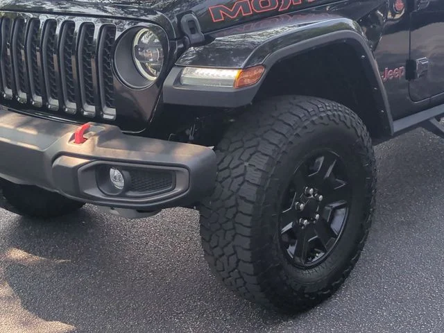 Used 2023 Black Jeep Mojave image 9