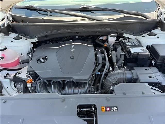 Used 2024 White Hyundai SEL image 18