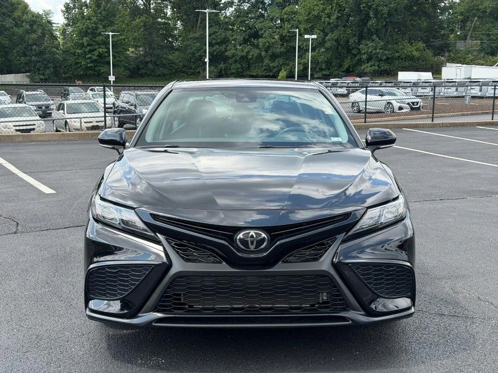 2024 Toyota Camry SE - Photo 11