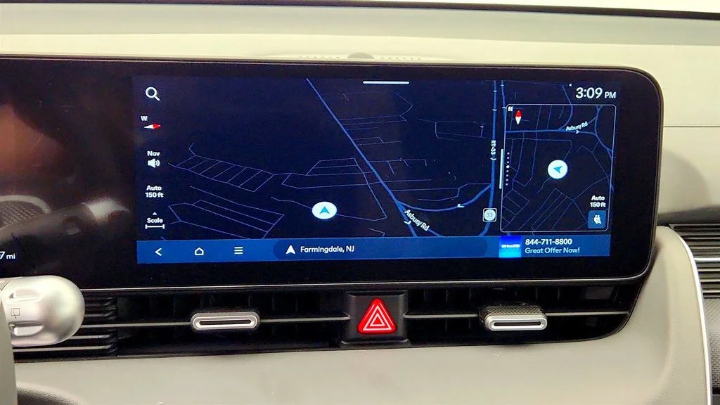 Used 2025 Lucid Blue Hyundai SE RWD image 18
