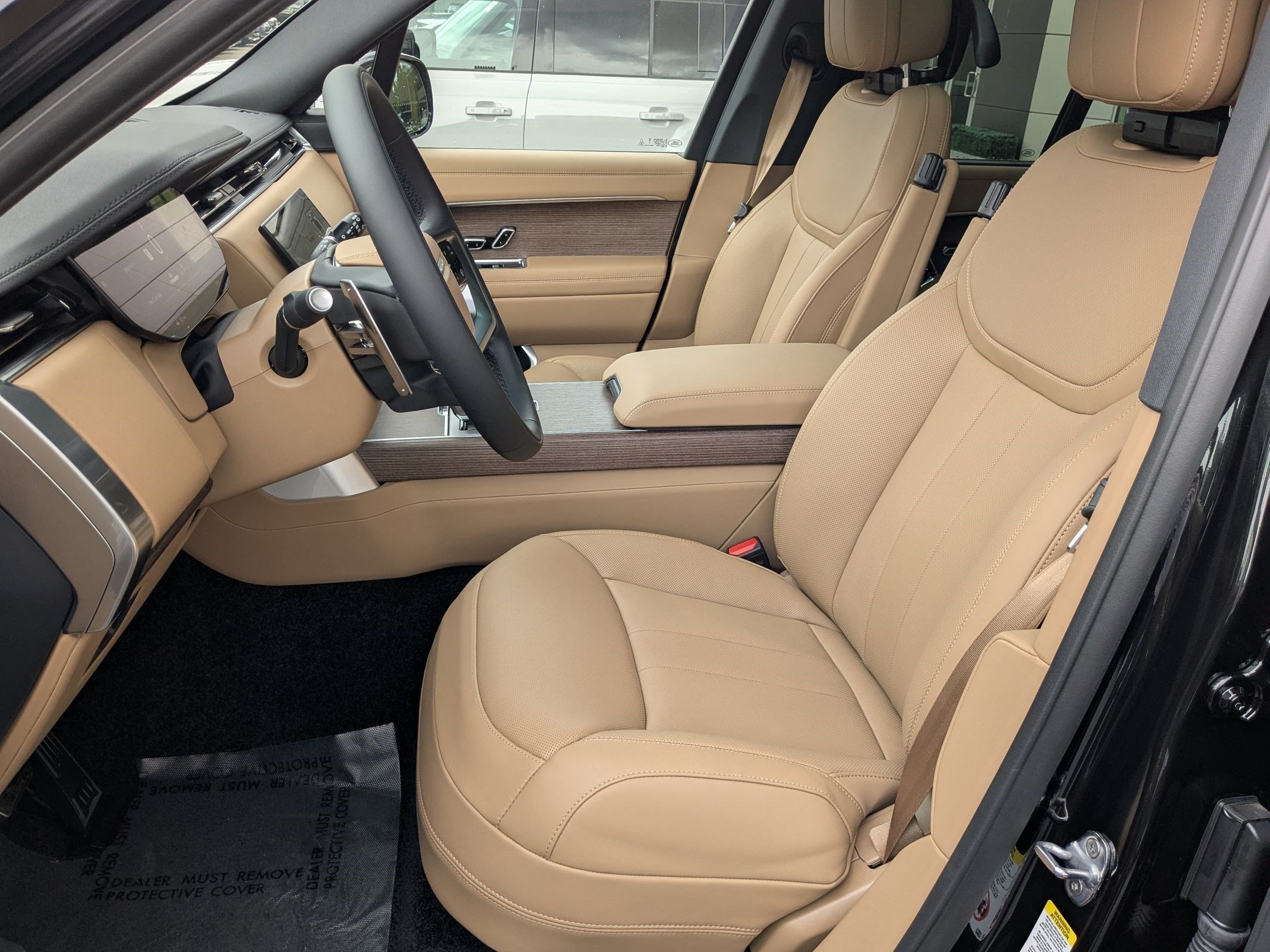 New 2026 Santorini Black Land Rover P530 SE image 24