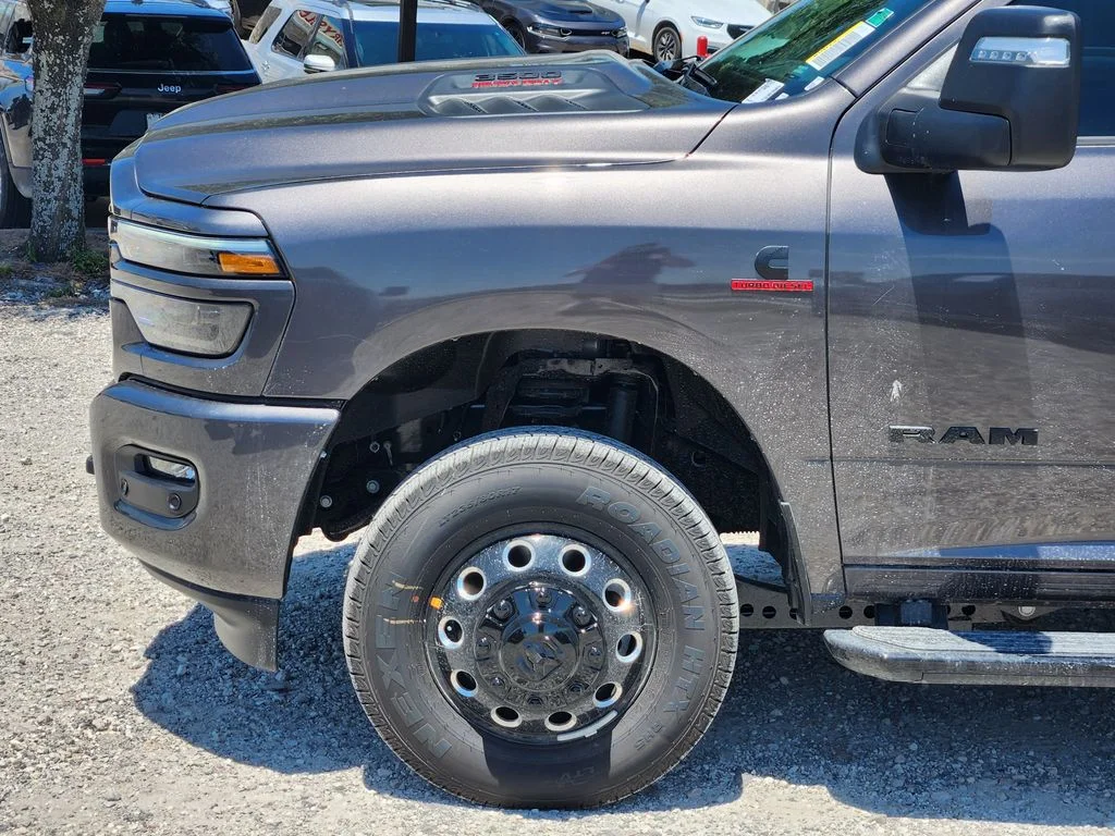 New 2026 Granite Crystal Metallic Clear-Coat Exterior Paint RAM Laramie image 6
