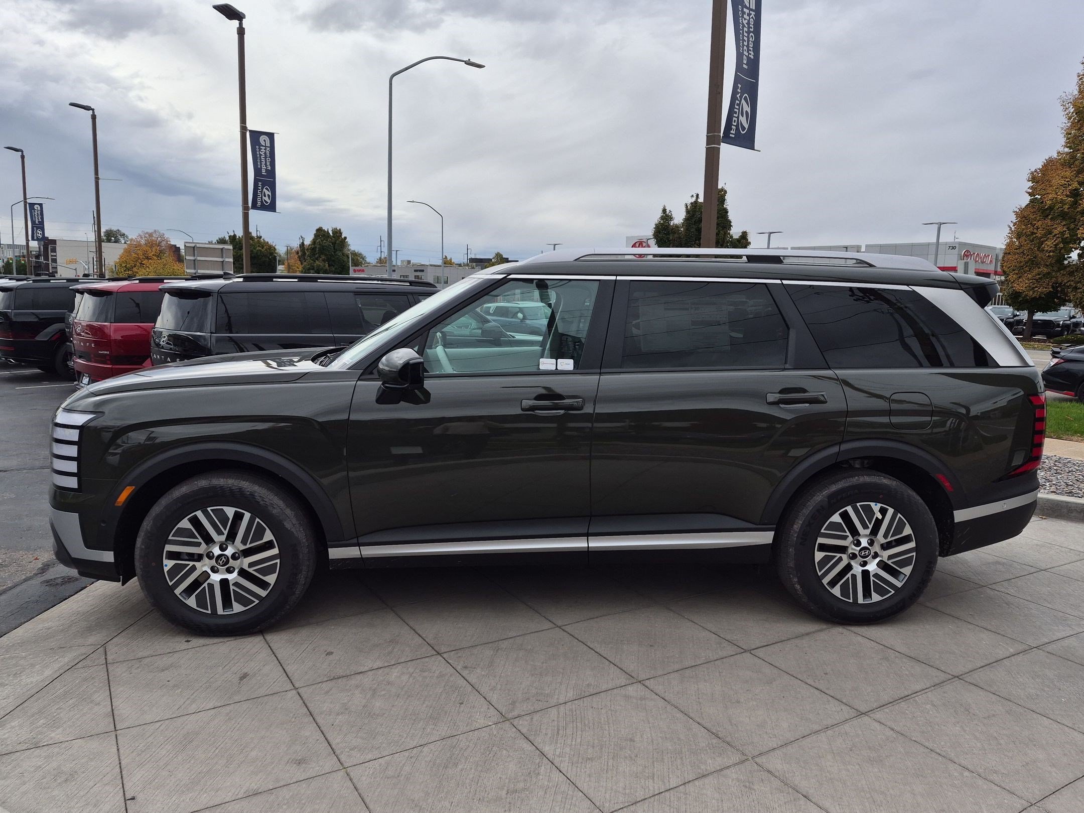 New 2027 Titan Green Pearl Hyundai SEL Premium 7P image 7
