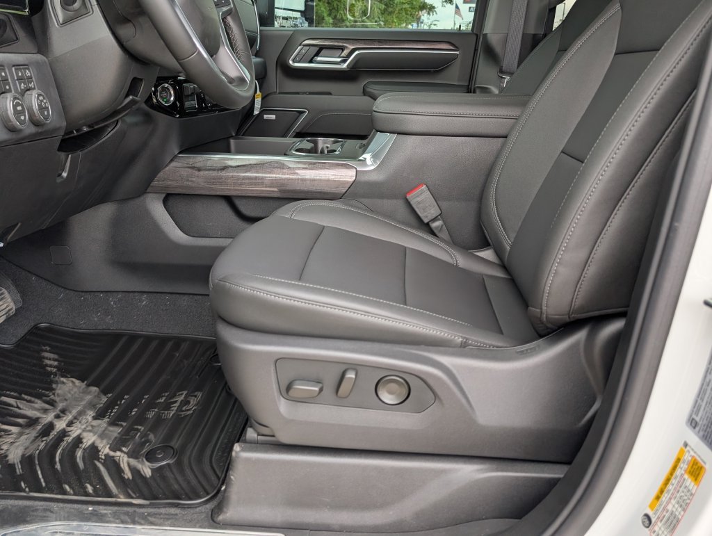 2026 Chevrolet Silverado 3500 HD LTZ - Photo 9