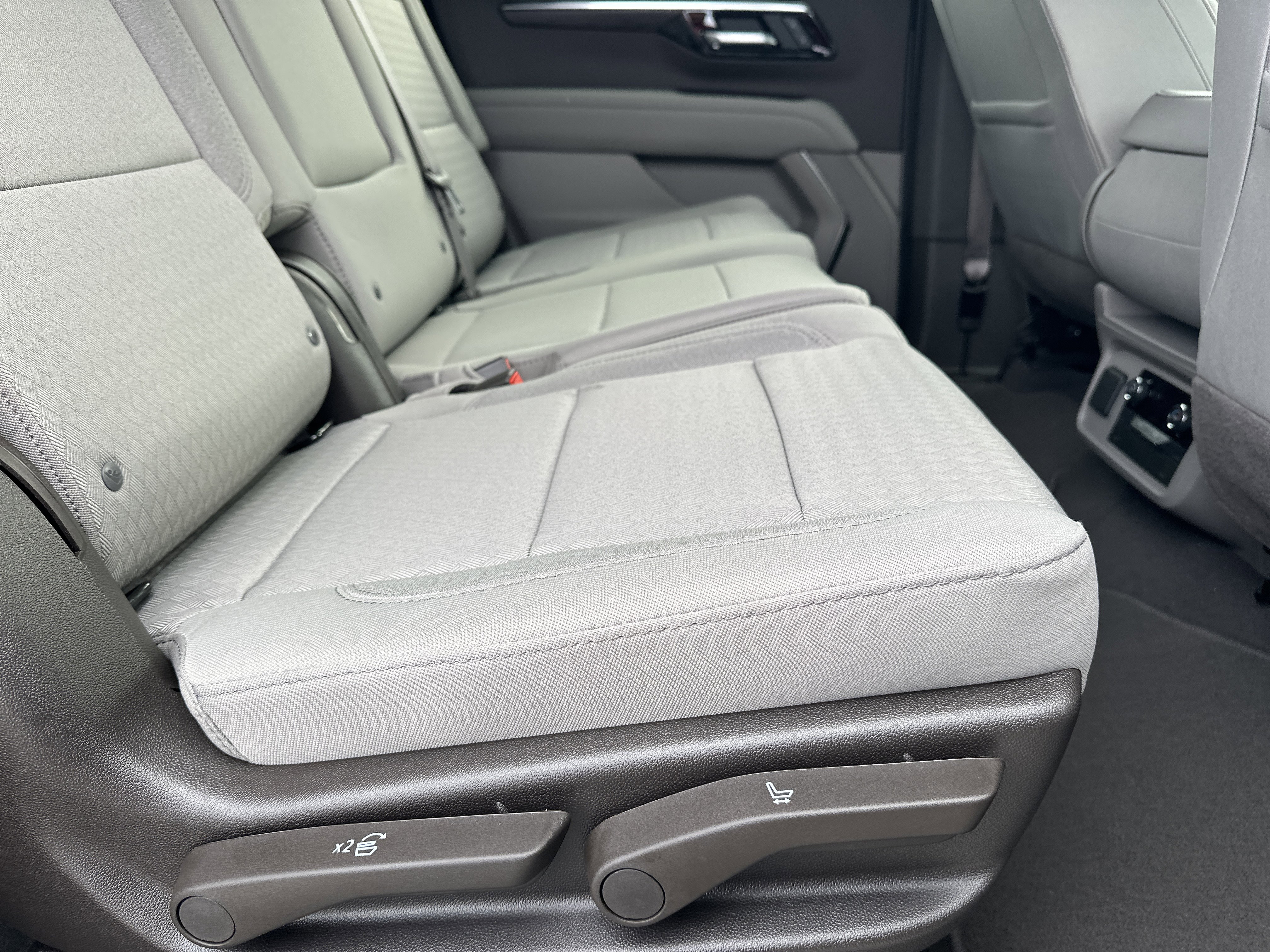 2026 Chevrolet Suburban LS - Photo 16